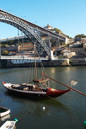 Dom Luis I bridge in Porto over the Douro river
