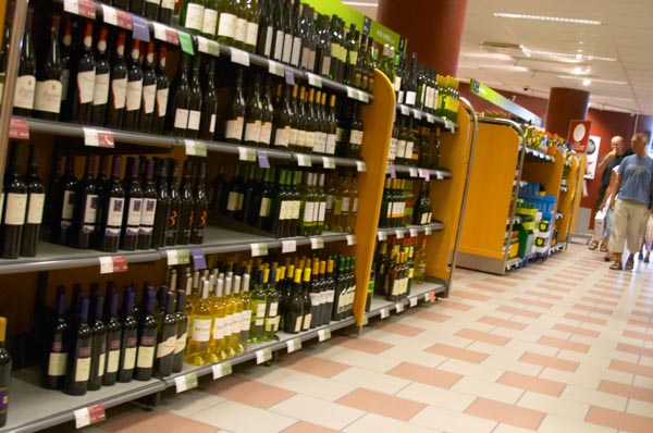 Shelfing with wine in a Systembolaget shop