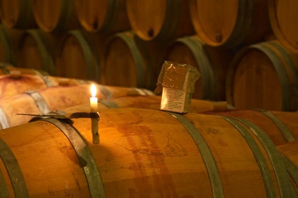 Cleaning barrels with sulphur and a candle