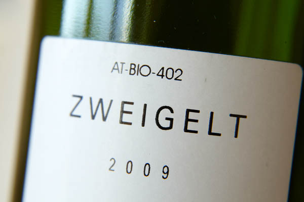 Wine label with zweigelt and Austria organic control code