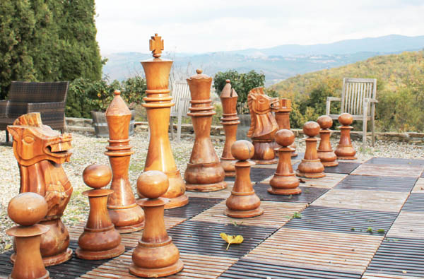 Life-size chess, Fattoria Nittardi