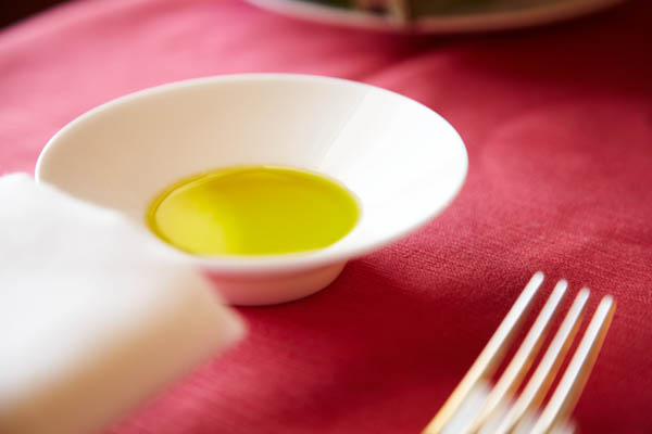 Sicilian olive oil: an essential component of every meal