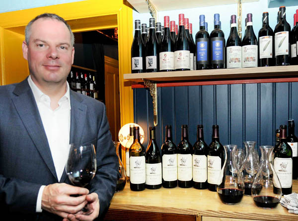 Sander Vriend presenting Stag's Leap wines