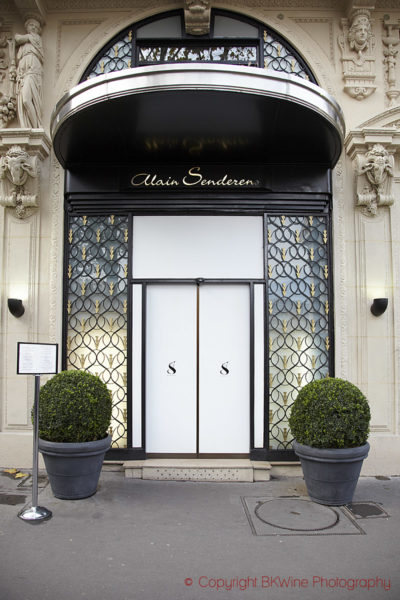 The entrance to Restaurant Alain Senderens