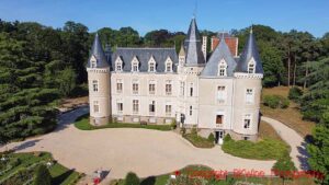 The Chateau des Tesnieres with the Restaurant Mosaic